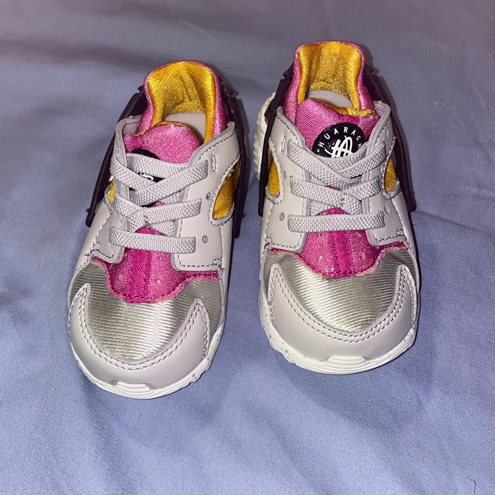 Girls 5c Nike shoes